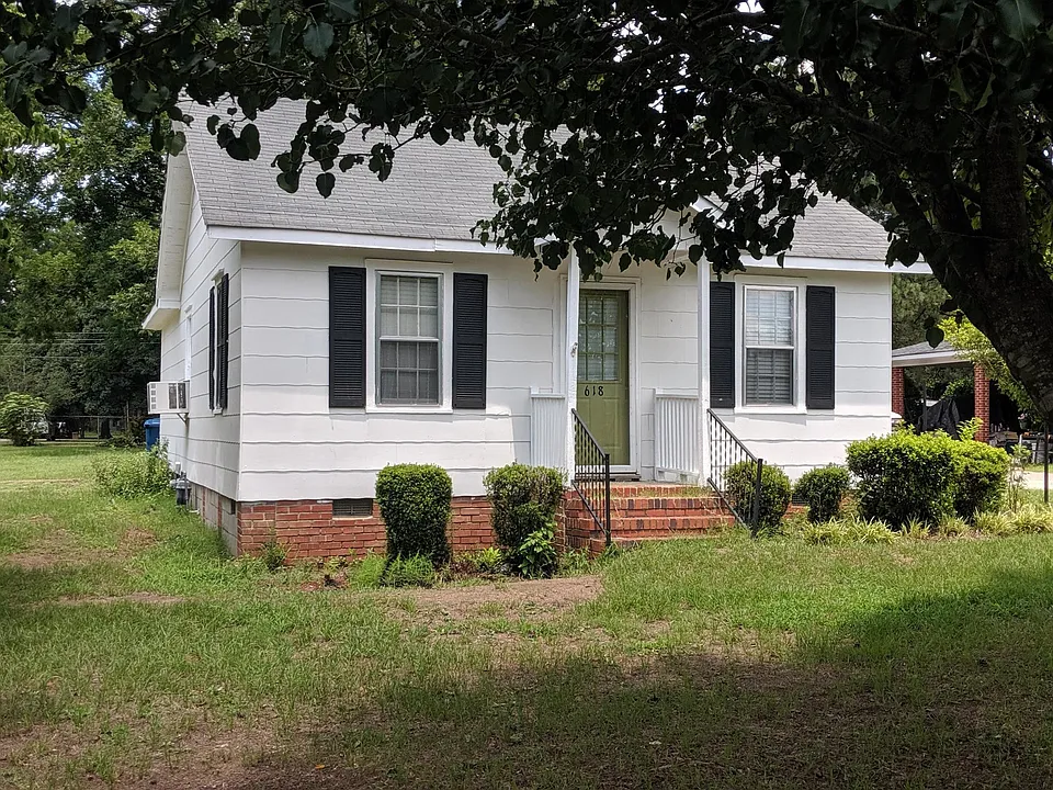 618 Rose Ave