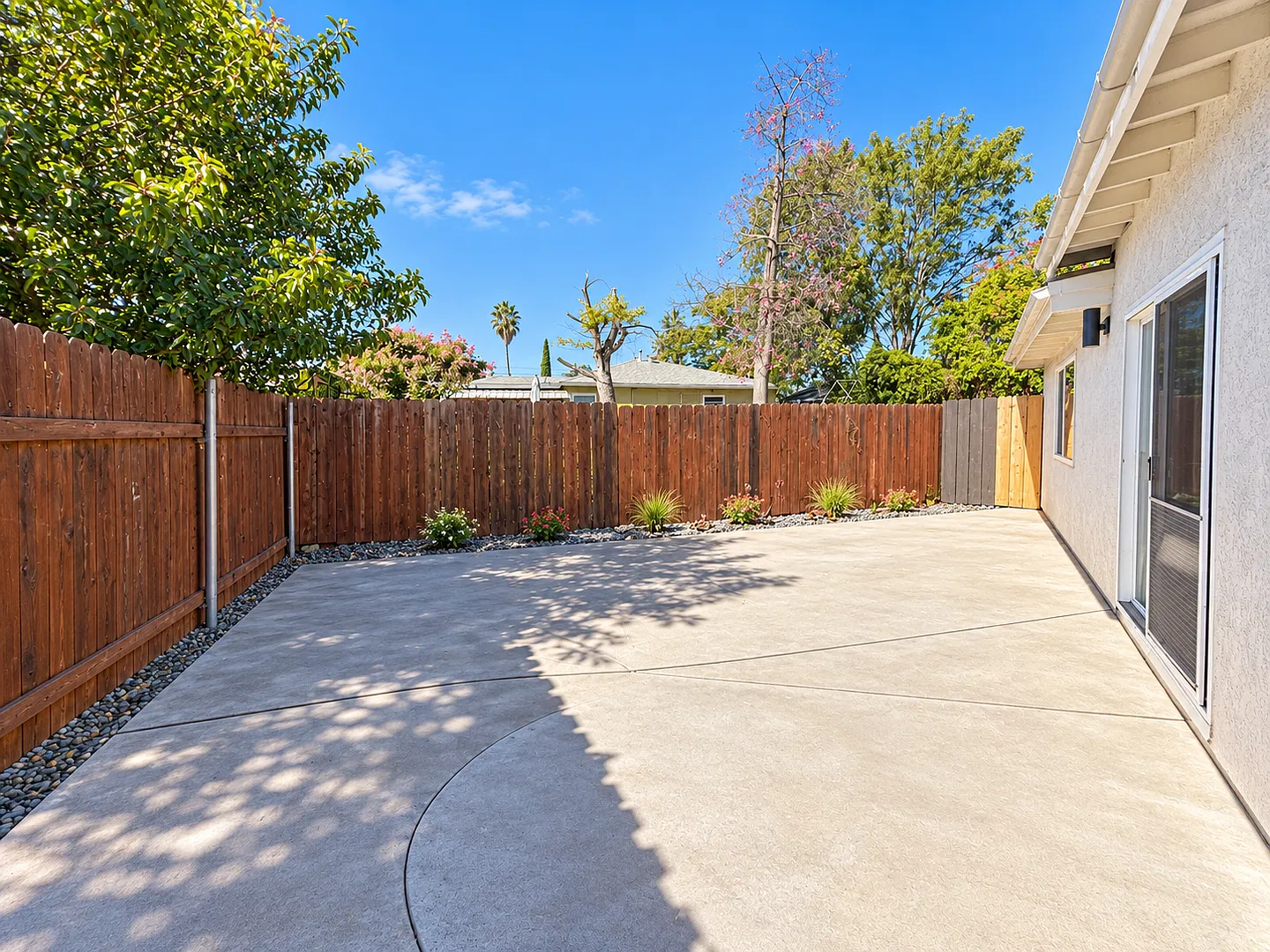 Newly Remodeled 7 room house. Jacuzzi coming! — Photo 4