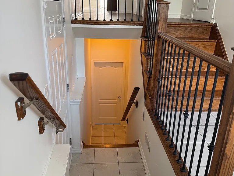 235 Apple Hill Cres — Photo 39