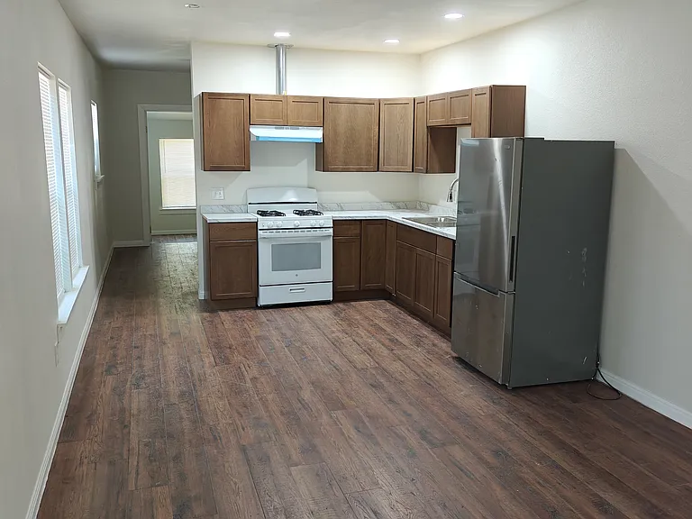317 Arlington Ct #1 — Photo 8