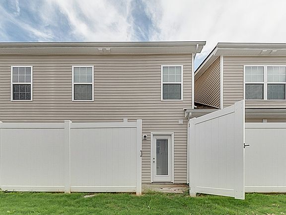 5th image of 4356 Aurora Cir