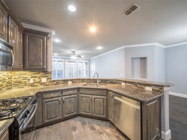 500 Waters Edge Dr APT 214, Lake Dallas, TX 75065