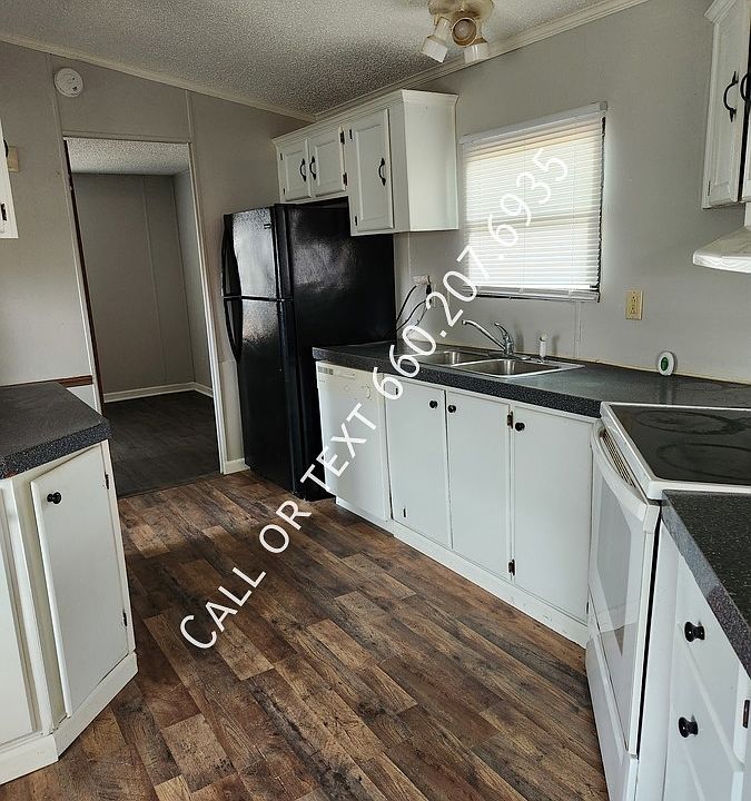 913 N Taylorville Blvd Taylorville, IL, 62568 Apartments for Rent