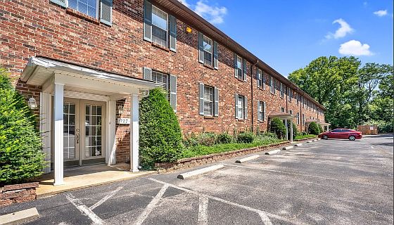 2nd image of 737 N Hite Ave APT 5