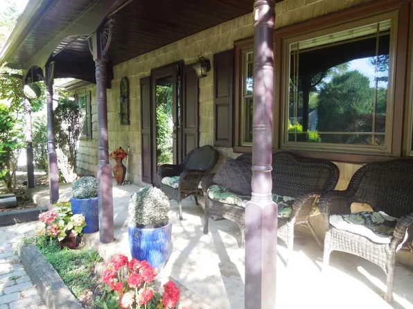 220 W Locust Ave, Edison, NJ 08820