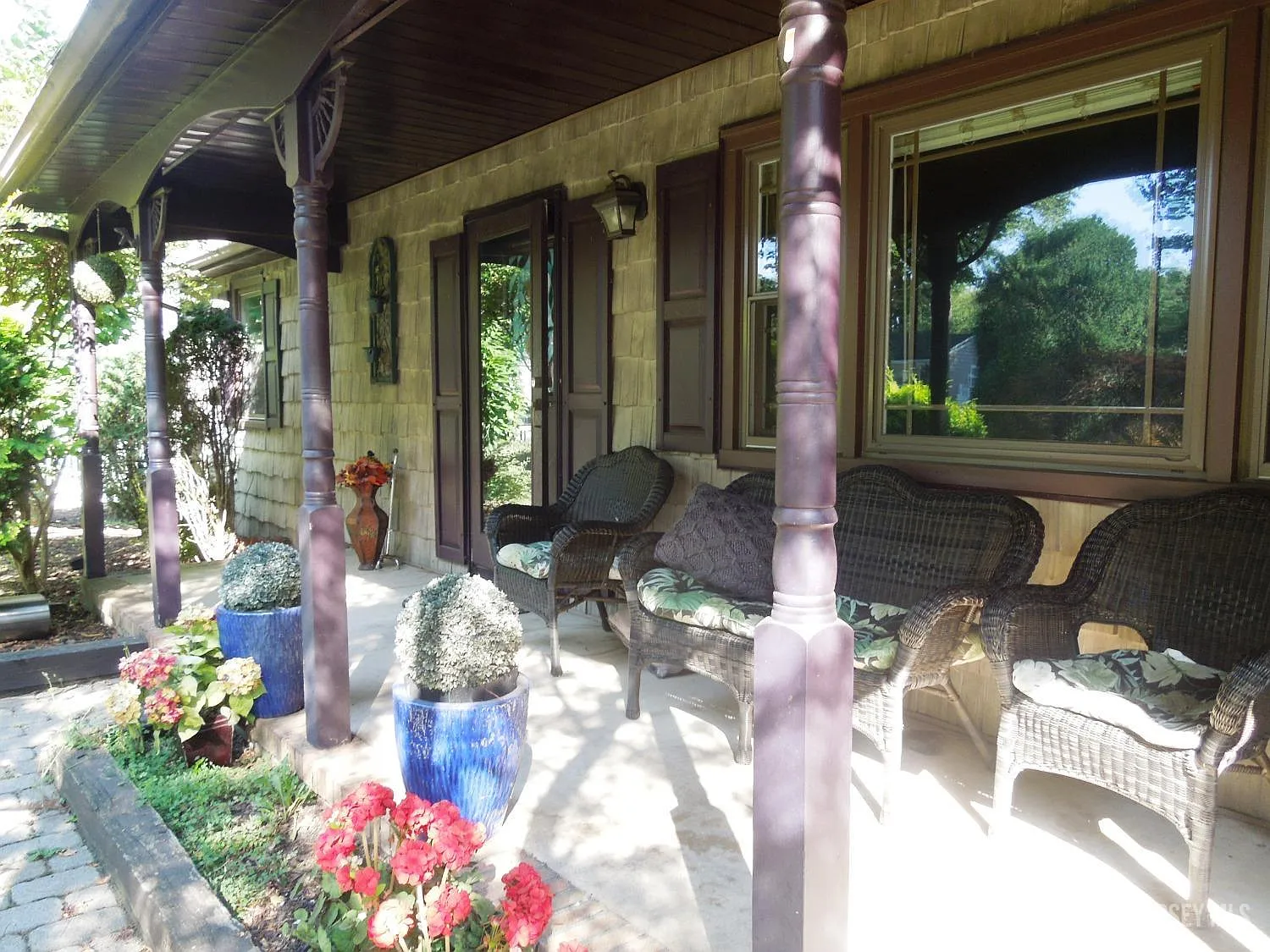 220 W Locust Ave photo 1