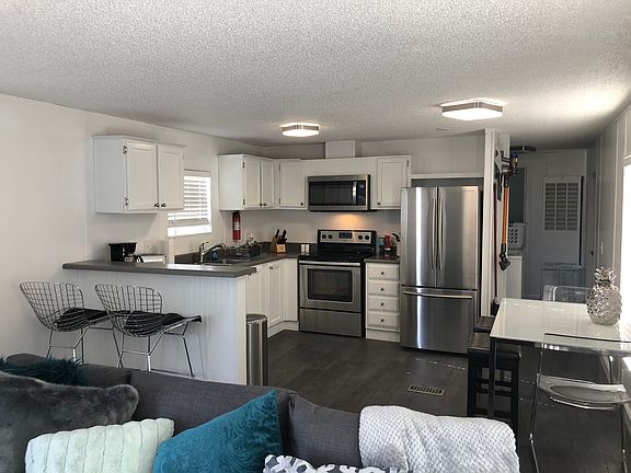 2nd image of 4623 East Ln
