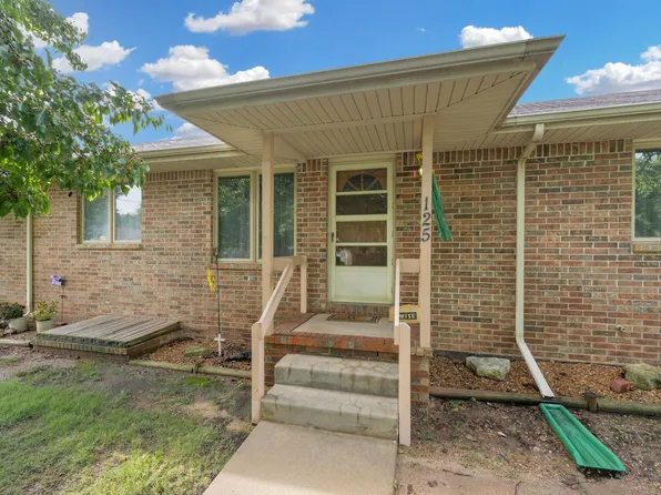 125 W 3rd Ave, Cheney, KS 67025