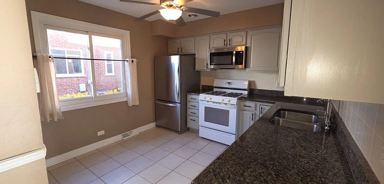 407 E Lincoln St — Photo 3