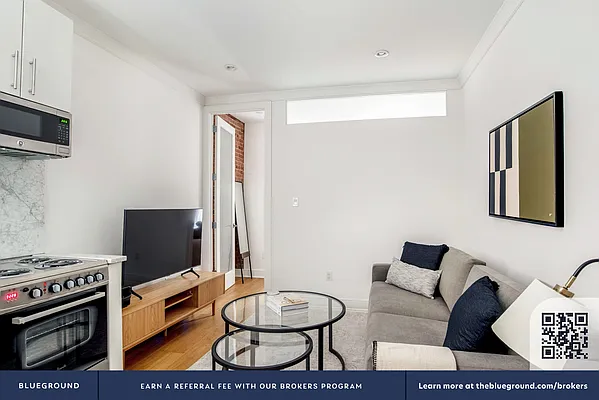 Rented by The Blueground | media 9