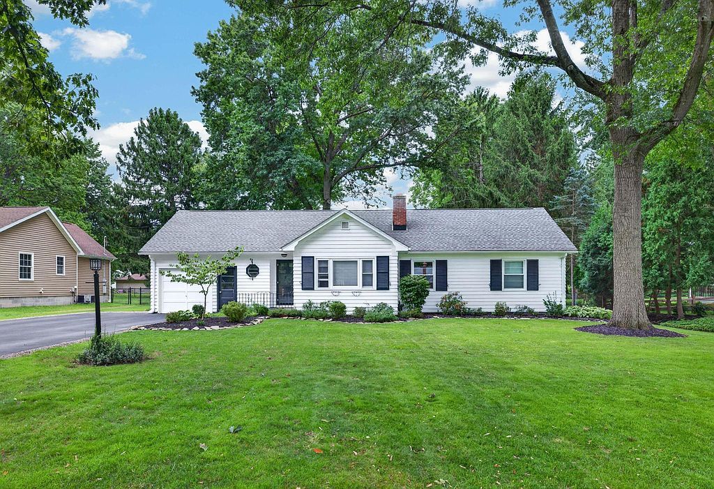 145 Crescent Dr - Property Image