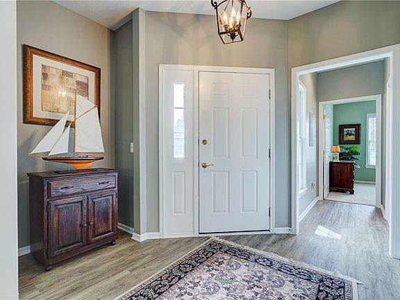 5th image of 1037 Chapelhill Dr