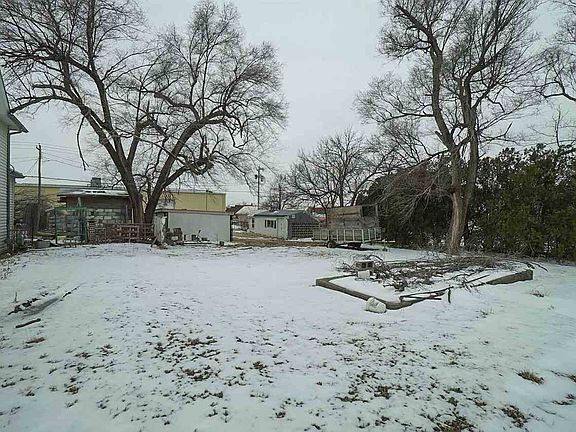 3rd image of 217 W Elm St