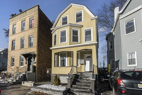 11 Ellington St Photo 1