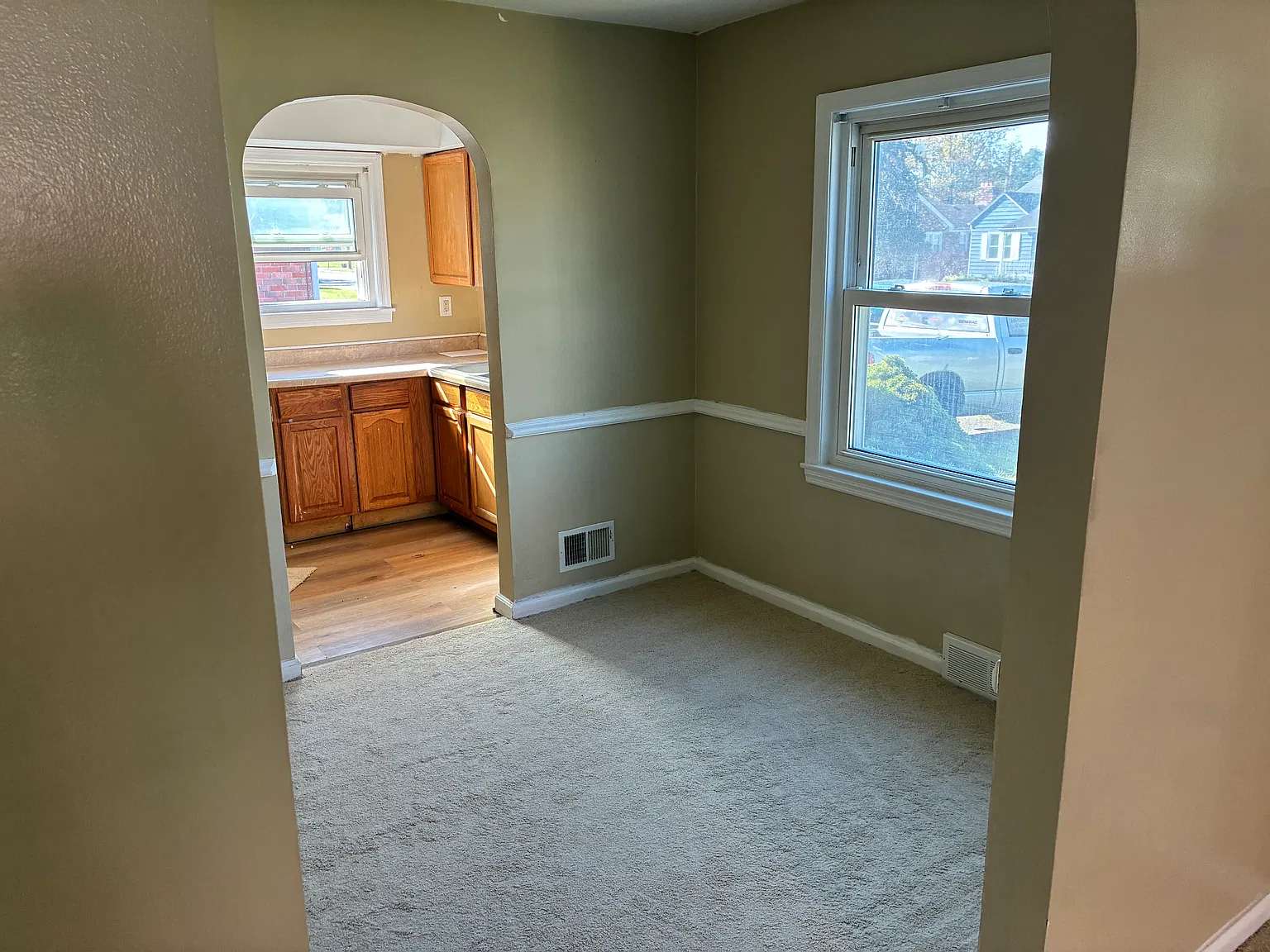 2 bed, 850 sqft, $1,350 — Photo 1