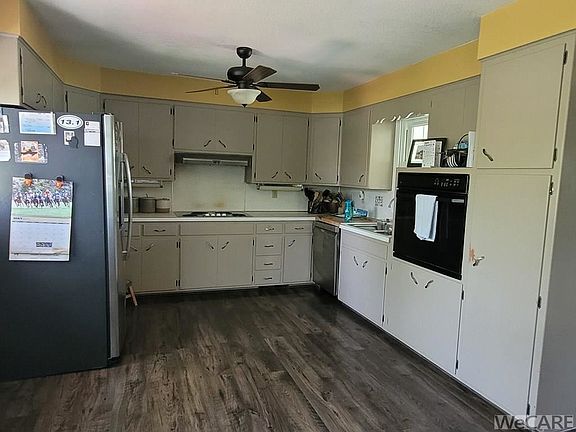 5th image of 1584 Fairway Dr