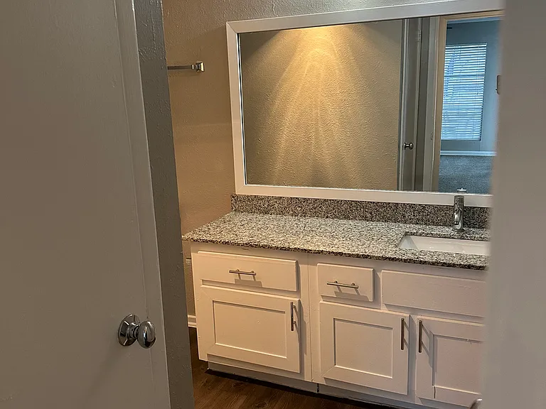 Maxton West Apartment Homes — Photo 43