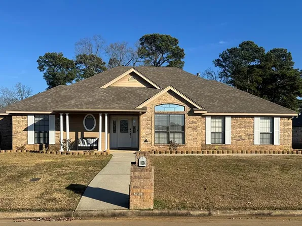 140 Corley Cir, Wake Village, TX 75501