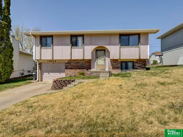 10612 Hartman Ave, Omaha, NE 68134