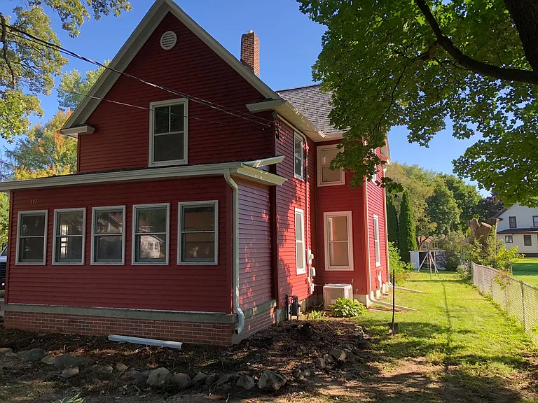 317 Fargo St — Photo 1