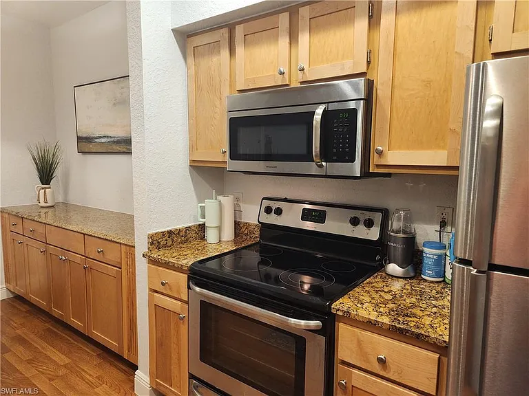 23560 Walden Center Dr #207 — Photo 6
