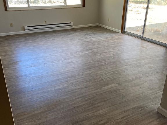 4th image of 4450 Knob Hill Dr