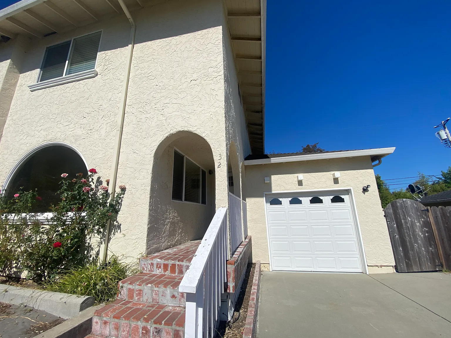 3 bed, 2.5 bath, 1460 sqft, $4,350 — Photo 1