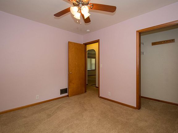 2nd image of 22 Kellogg St