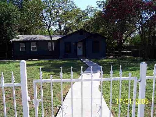 3rd image of 1326 ALAMETOS ST