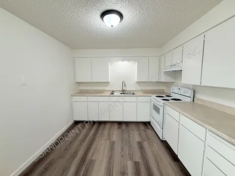 1315 Hickory St #9 — Photo 14