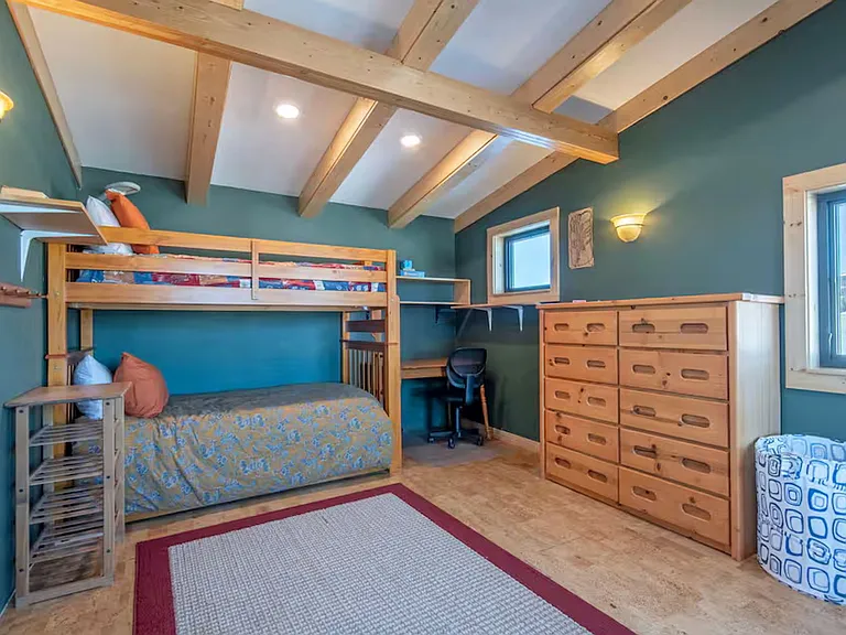 5077 Pine Dr — Photo 17
