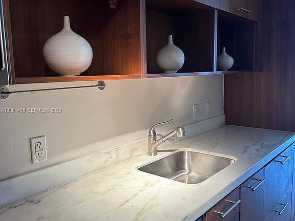 3rd image of 50 Biscayne Blvd APT 903