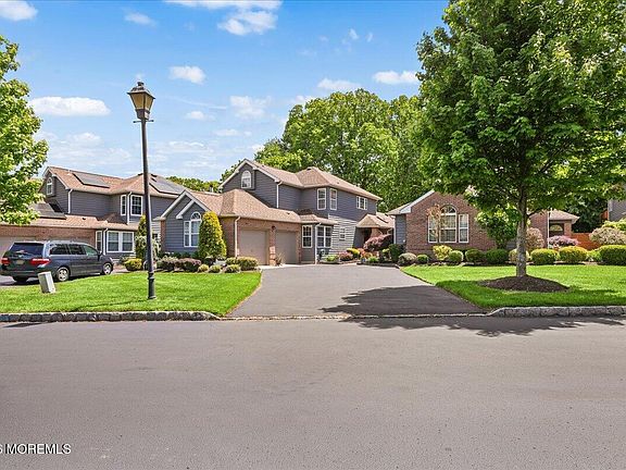 2nd image of 42 Fairway Boulevard