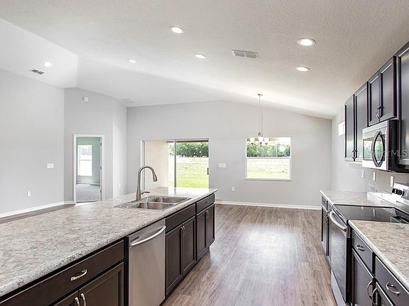 4th image of 409 Hoover Ln