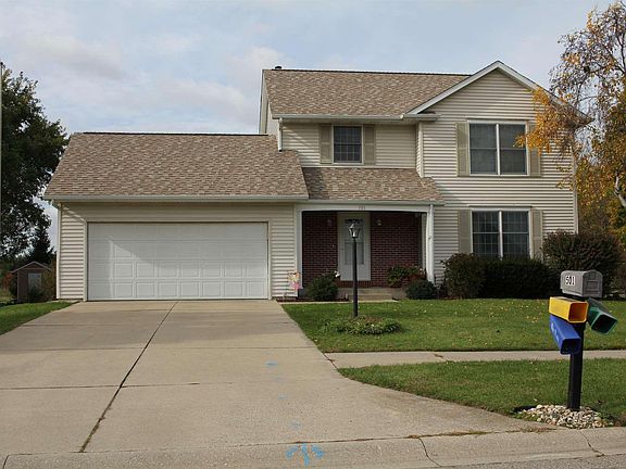 3rd image of 501 Danbury Dr