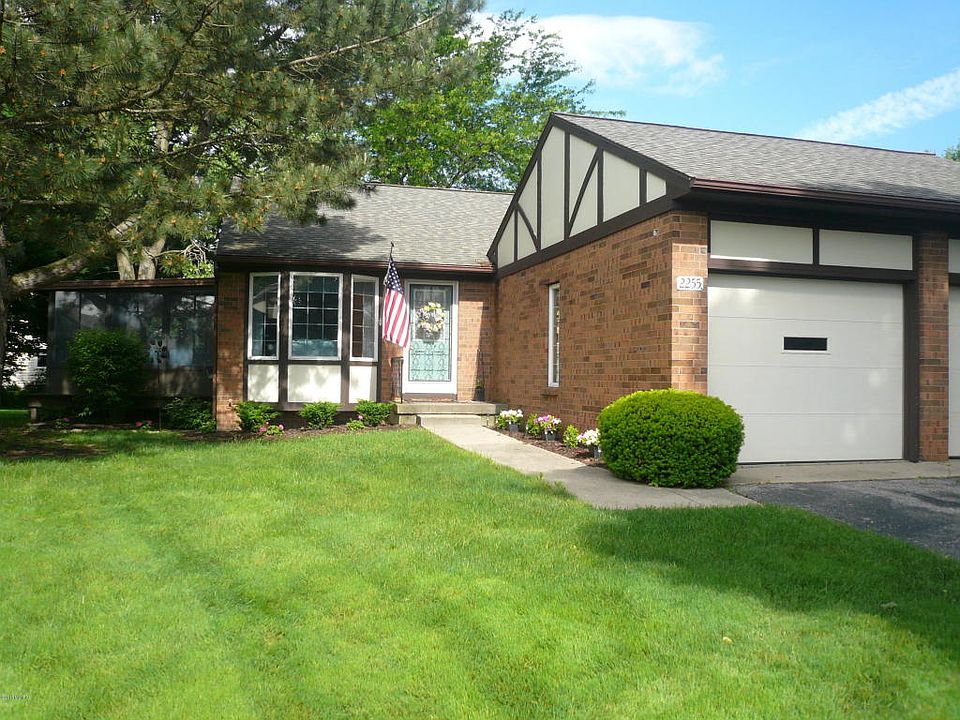 1st image of 2255 Radcliff Cir SE