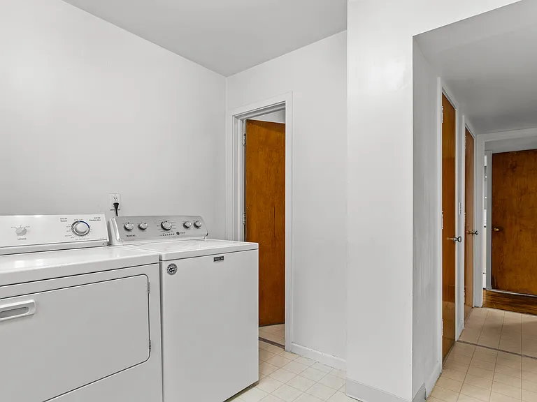 644 Avenue F — Photo 21