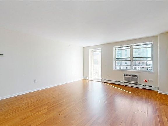 4th image of 260 Beach 81st St APT 3T