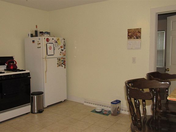 4th image of 2227 Longyear Ave
