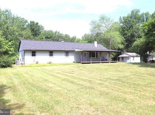 7652 Riverside Farm Rd, Marshall, VA 20115