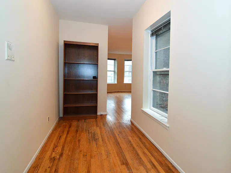 234 E 14th St #4C — Photo 6