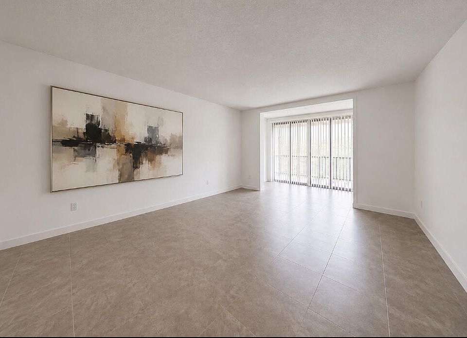 1st image of 3740 Inverrary Dr APT 3G