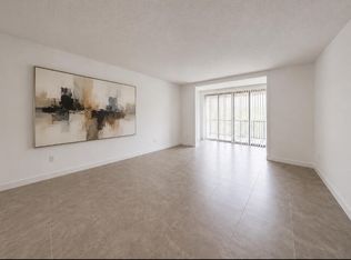 3740 Inverrary Dr APT 3G, Lauderhill, FL 33319