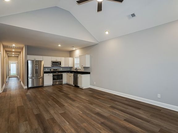 4th image of 322 Glenn St
