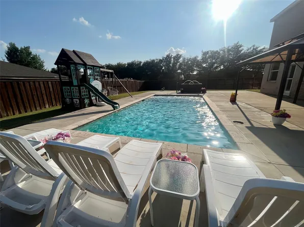 1300 Marble Cove Ln, Denton, TX 76210