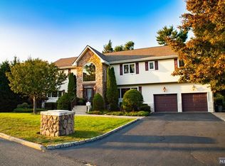 407 Longview Ct, Northvale, NJ 07647
