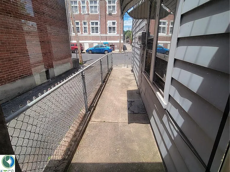 132 W Chew St — Photo 13