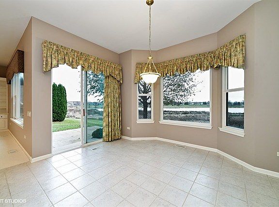 4th image of 12925 River Park Dr