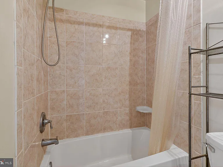 1820 Swann St NW #4 — Photo 12