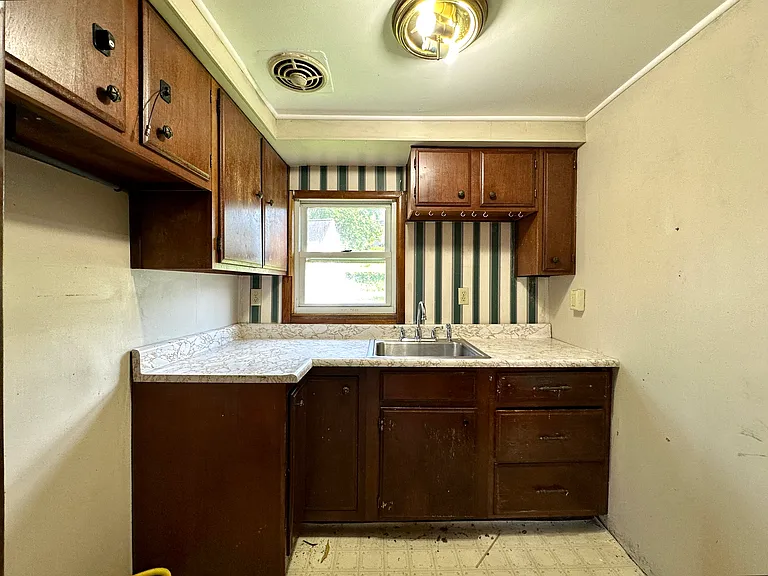 29 W Miller St — Photo 13